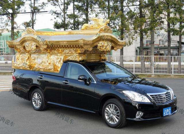 日本人舍不得出口的"特种汽车"镀金的大奔驰,车上有座